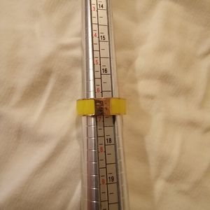 - Tory Burch Yellow Enamel & Gold Plate TT Ring Sz 7 NWOT